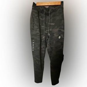 LEGENDS | Hawthorne Tech Jogger Black Camo Heather